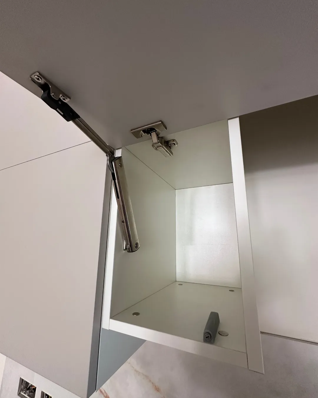 Nad Al Sheba Villa — Kitchen - Image 18